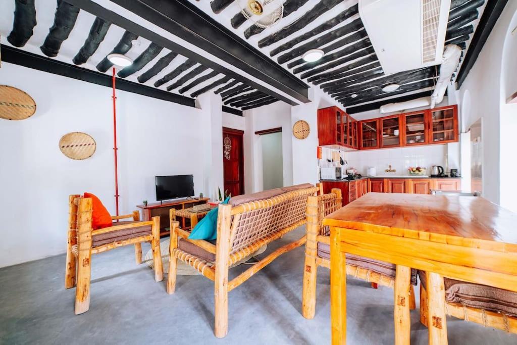 Apartament Gents Code At Train's House Zanzibar