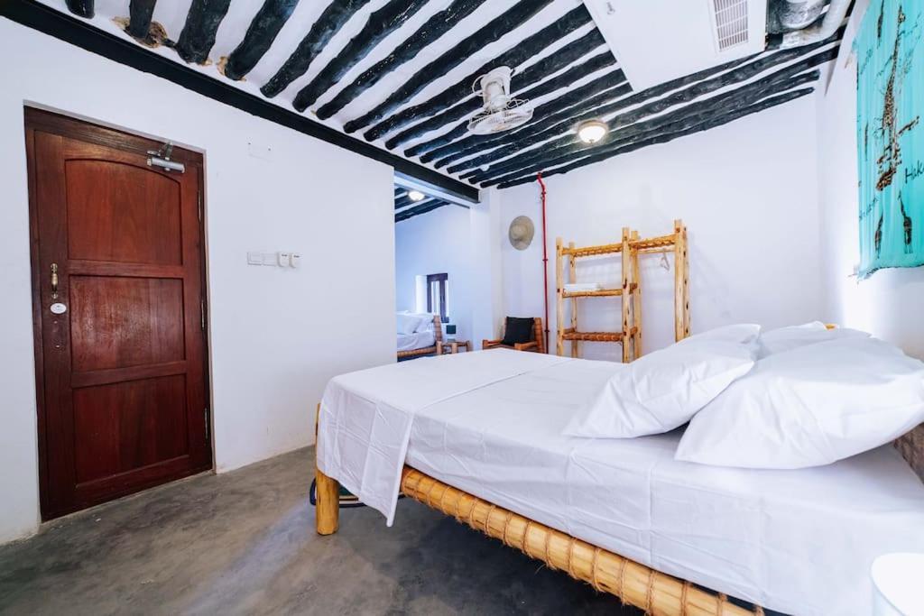 Apartament Gents Code At Train's House *