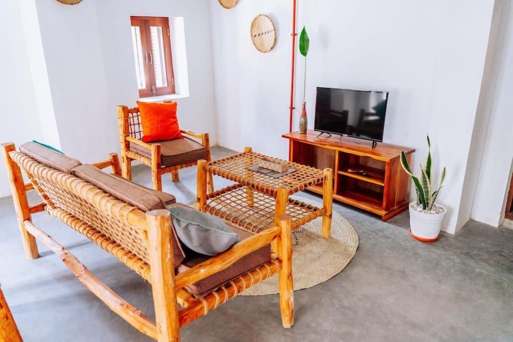Apartament Gents Code At Train's House Zanzibar